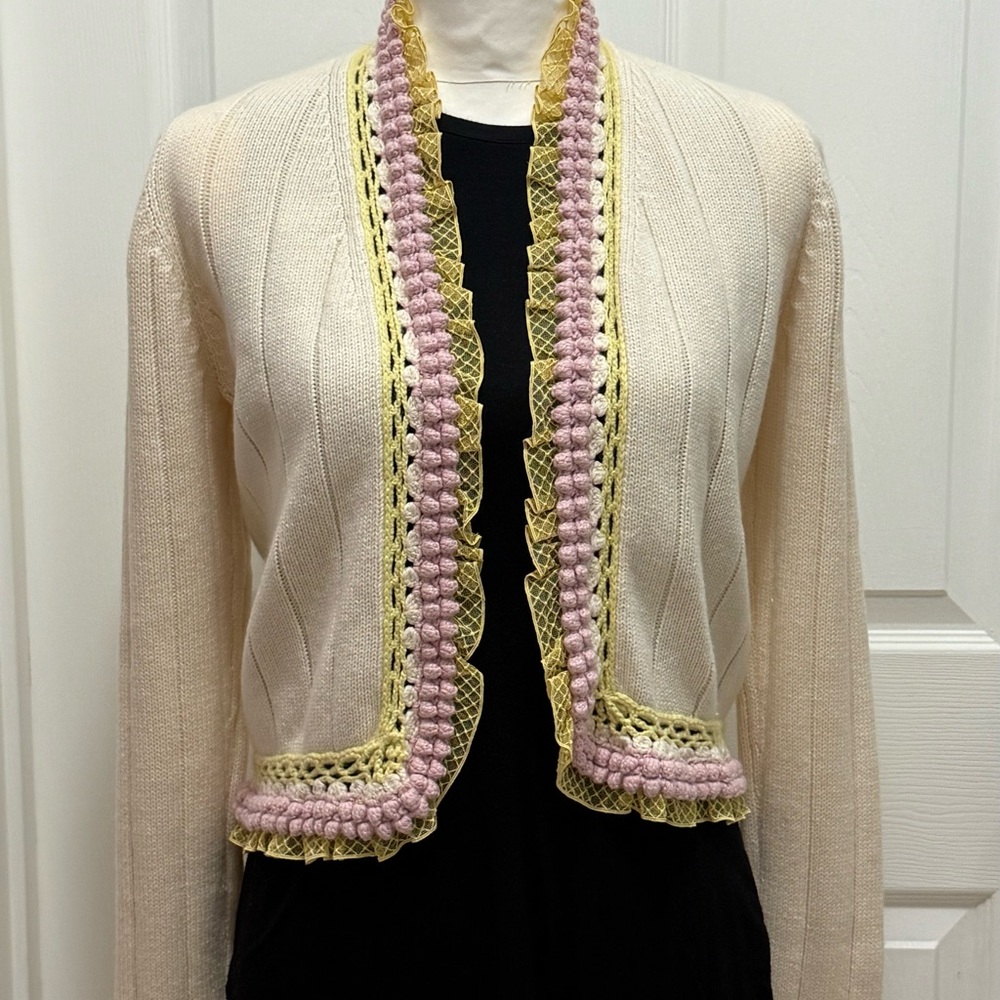 Authentic CHANEL Cream Cashmere Cardigan Sweater Size 38